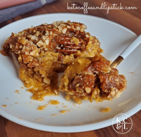 KETO PUMPKIN DUMP CAKE - Low Carb Pumpkin Dump Cake, Low Carb Dump Cake, Keto Pumpkin Dump Cake, Keto Dump Cake, Keto Pumpkin Desserts, Keto Pumpkin Recipes, Nuts Cake, Autumn Sweets, Keto Pies