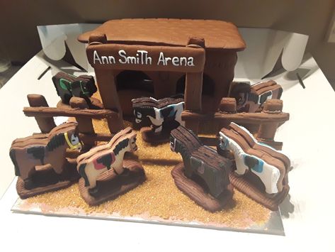 Gingerbread Horse Stable 2018 Gingerbread Horse Stable, Gingerbread Stable, Gingerbread Castle, Holiday Fruit, Gingerbread House Recipe, All Things Gingerbread, School Treats, Cowboy Christmas, Veggie Tray