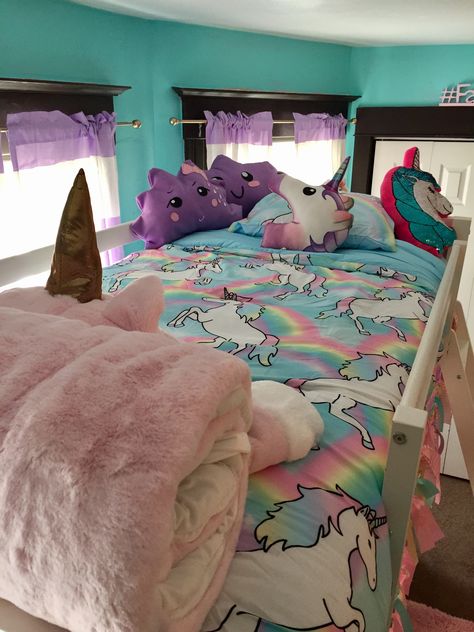 Cama de unicornio es hermoso Bunk Bed Ideas Diy, Unicorn Bed, Unicorn Rooms, Bunk Bed Ideas, Turquoise Room, Unicorn Bedding, Unicorn Bedroom, Bunk Beds With Stairs, Space Bedding