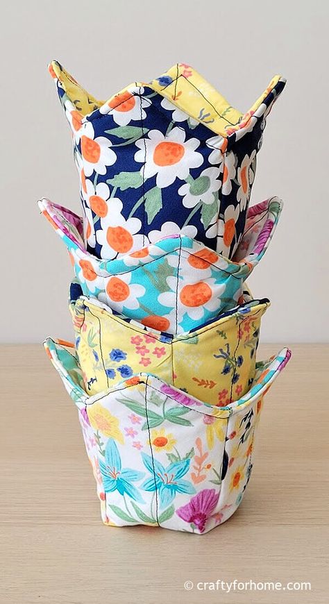 Reversible Pint-size Ice Cream Cozy: Easy Tutorial | Crafty For Home Sew Bowl Cozy, Plate Cozy, Tissue Box Crafts, Ice Cream Holder, Layer Cake Fabric, Ice Cream Cozy, Colorful Hairstyles, Quick Sew, Gifts Sewing