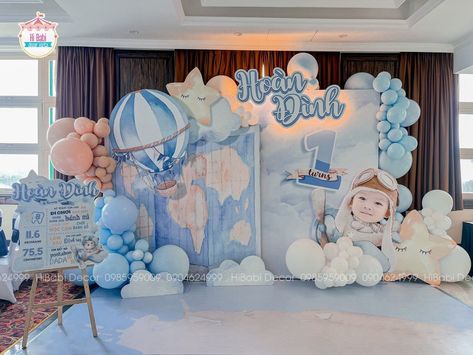 #HiBabi #Pilot #Plane #Sky #Party Sky Birthday Party, Airplane Birthday Theme, Creative Birthday Party Ideas, Birthday Planner, Garland Backdrops, Baby Boy Baptism, Baby Boy First Birthday, 3d Decor, Easy Canvas Painting