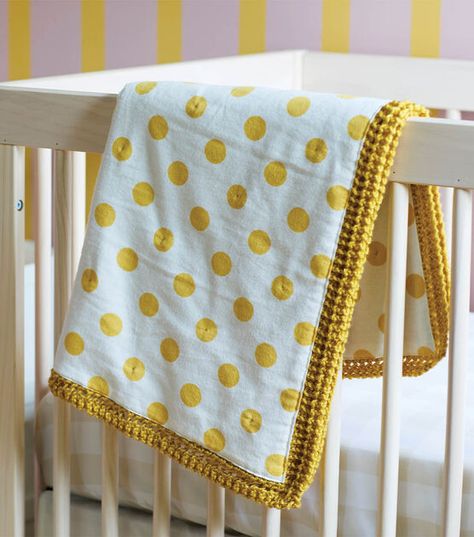 Flannel Backed Knitted Baby Blanket Class Christmas Gifts, Needlecraft Kits, Fun Projects For Kids, Flannel Baby Blankets, Knitted Baby Blanket, Easter Fabric, Viking Sewing, Free Knitting Patterns, Kids Fabric