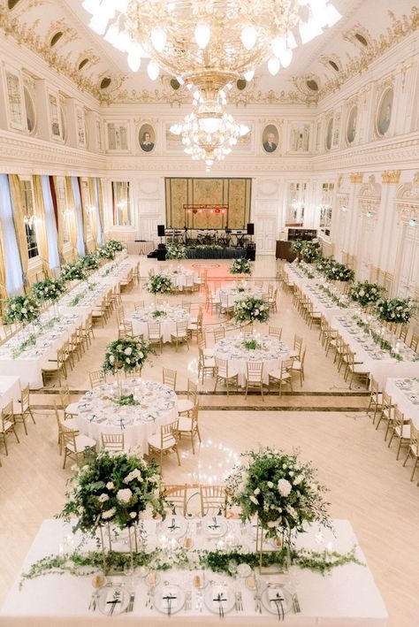 Wedding Venues Indoor Decor, Royal Wedding Venue Ideas, Indoor Classic Wedding, Dinner Wedding Decoration, Wedding Venues Hotel, Dreamy Wedding Reception Indoor, Classic Wedding Venue Receptions, Wedding Decorations Classic Elegant, Hotel Venue Wedding