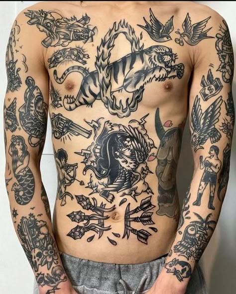 Japanese Traditional Tattoo Black And Grey, American Japanese Tattoo, Old School Tattoo Men, Black And Grey American Traditional, Black American Traditional Tattoo, Traditional Tattoo Black And Grey, Old School Tattoo Sleeve, Traditional Japanese Tattoo Flash, Traditional Black Tattoo