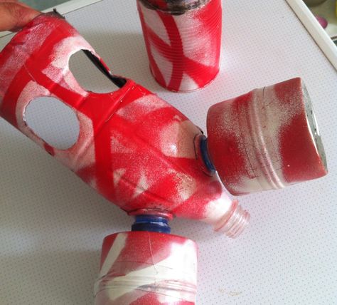 DIY Gas Mask Prop Diy Gas Mask, Reuse Bottles, Fallout Cosplay, Gas Mask Art, Oxygen Mask, Diy Star, Halloween Idea, Bottle Picture, Recycle Cans