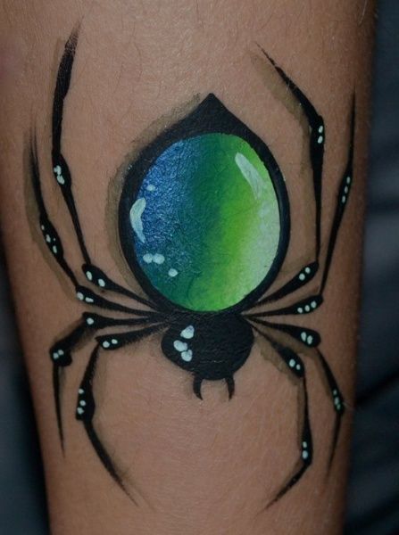 Cool Spiders, Spider Face Painting, Orb Spider, Painting Design Ideas, Spider Face, Face Painting For Boys, Halloween Face Painting, Adult Face Painting, Cheek Art