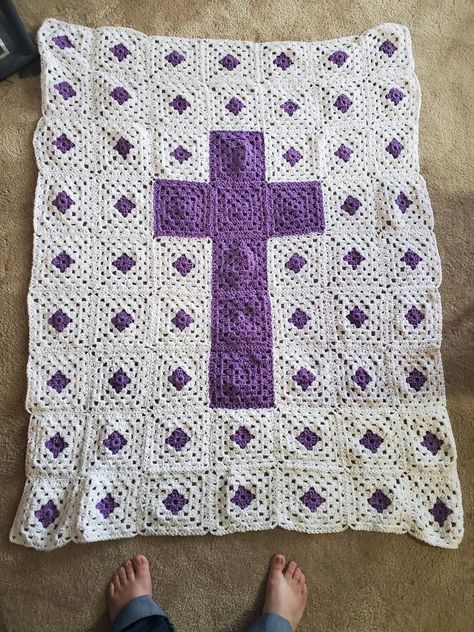 Cross Crochet Blanket, Crochet Cross Blanket, Bible Crochet, Aphgan Patterns, Cross Granny Square, Pixel Crochet Blanket, Crochet Hobby, Cross Blanket, Crochet Quilt Pattern