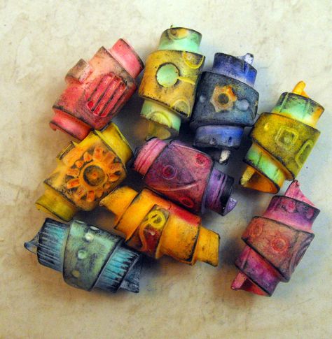 Diy Polymer Clay Beads, Clay Beads Ideas, Polymer Clay Kunst, Diy Polymer Clay, Paper Bead Jewelry, Beads Ideas, Polymer Beads, Polymer Jewelry, Paper Jewelry