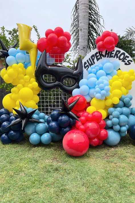 Check out this fun Superhero birthday party! The balloon decor is amazing!! See more party ideas and share yours at CatchMyParty.com Superhero Birthday Balloons, Superhero Birthday Party Ideas, Superhero Balloons, Birthday Superhero, Superhero Party Decorations, Superhero Birthday Cake, Superhero Birthday Party, Balloon Decor, Superhero Party