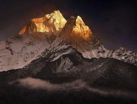 Golden mountain snow peaks Himalayas, Nepal Ama Dablam, Himalayas Nepal, Beautiful Mountains, Planet Earth, Places Around The World, Beautiful World, Wonders Of The World, Nepal, Habitat