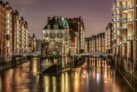 Speicherstadt Hamburg | Achim Thomae | Flickr Hd Wallpaper 4k, Wallpaper Dekstop, City Wallpaper, Free Hd Wallpapers, Elba, Photography Photos, Schmidt, City Lights, Places Ive Been