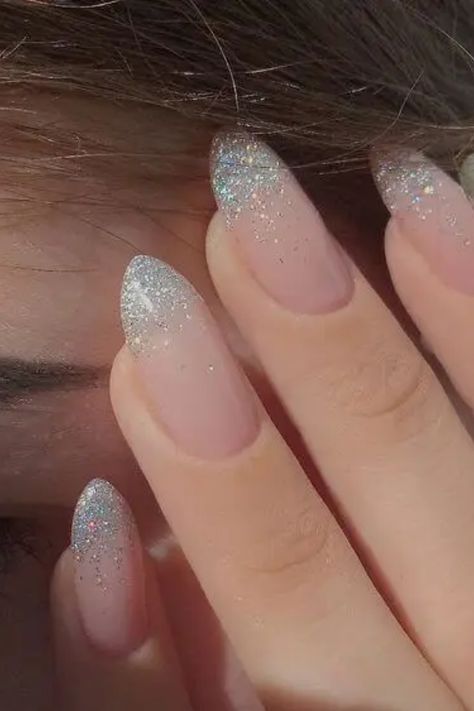 The glitter ombre nail trend will continue to be popular. Ombre nails are one of the best DIY designs that are simple… Autumn Nails Orange, Nail Art Ombre Glitter, Ombre Nail Ideas, Glitter Nail Paint, Glitter Gradient Nails, Gradation Nails, Faded Nails, Hoco Nails, Nails Orange