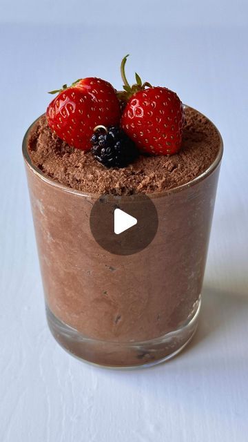 pollypocketsy | One ingredient instant chocolate mousse - beacons link for full recipe #chocolate #mousse #oneingredient #dessert #recipe | Instagram Mouse Recipes, Sos Recipe, Instagram Desserts, Refrigerated Desserts, Famous Recipes, Vegan Cakes, Delectable Desserts, Famous Recipe, Vegan Cake