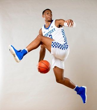 Basketball Pictures Poses, Cheer Athletics, Ky Wildcats, Basketball Photos, Basketball Photography, Human Poses Reference, Basketball Pictures, University Of Kentucky, Poses References