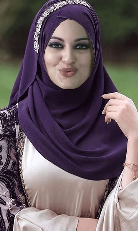 Muslim Women Clothing, Regular People, Turkish Women Beautiful, Arabian Beauty Women, Muslim Women Fashion, Hot Women Dress, Beautiful Dresses Short, Beautiful Muslim Women, Normal People