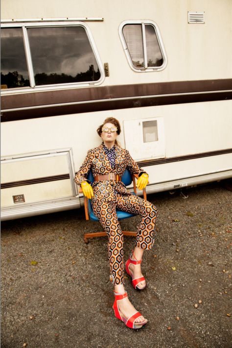 Screen-shot-2013-01-03-at-4.42.59-PM Caravan Photoshoot, Outdoor Editorial, La Photoshoot, 70s Mode, Dashiki Shirt, Mode Editorials, Fashion Reference, Camping Style, Editorial Hair