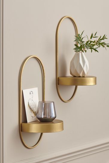 Fresh Spring Office Decor Ideas 2024: Revitalize Your Workspace Gold Wall Shelves, Mirror Decor Ideas, Gold Wall Decor, Wall Shelves Design, Wall Decor Design, Gold Wall, Gold Walls, Shelf Design, Cubicle