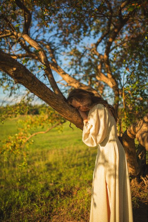 Cottage Core Photoshoot, Nature Shoot, Forest Photoshoot, Spring Shoot, Magnolia Tree, Nature Photoshoot, Senior Photo Ideas, Magnolia Trees, Senior Pic Ideas