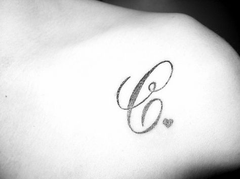 Lettre C ♡ Colton Tattoo Name, Letter C Tattoo Ideas Initials, C Tattoo Initial, C Initial Tattoo, Tattoo Ideas Letters, Letter C Tattoo, Pretty Lettering, Nice Writing, Letter Tattoo