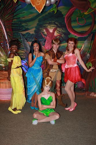 Iridessa, Silvermist, Terrance, Rosetta & Tinker Bell ❤️ Pixie Hollow Fairies Costumes, Tinkerbell Disneyland, Fantasia Tinker Bell, Disney Fairies Costumes, Disney Fairies Pixie Hollow, Tinkerbell Movies, Friend Costumes, Tinker Bell Costume, Tinkerbell And Friends