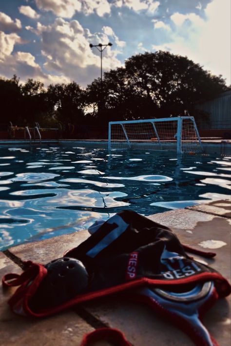 Water Polo - Polo Aquático Water Polo Wallpaper, Waterpolo Wallpaper, Water Polo Aesthetic, Waterpolo Aesthetic, Women's Water Polo, Swim Life, Pretty Bike, Water Polo, Cute Disney Wallpaper