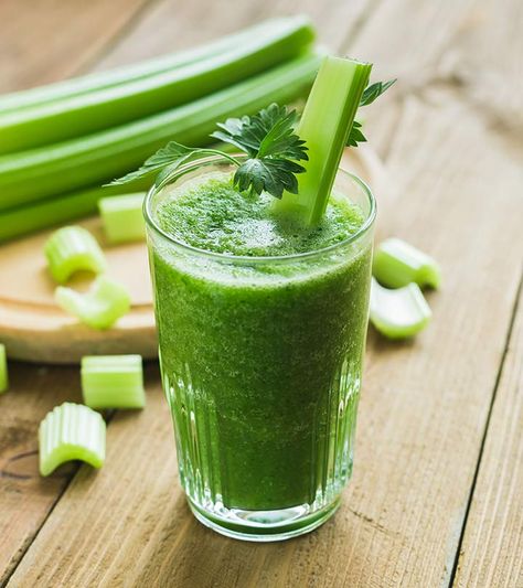 7 Super-Fascinating Reasons To Drink Celery Juice Purslane Benefits, Juice For Skin, Celery Juice Benefits, Roasted Figs, Onion Juice, Detox Juice Recipes, Smoothie Detox, Celery Juice, Natural Health Remedies