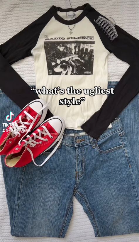 Downtown T Shirt, Downtown Shirts, Flannel Shirt Outfit Women, Freshman Outfits, Flannel Shirt Outfit, Gilmore Girls Outfits, Star Jacket, Red Converse, Downtown Outfits