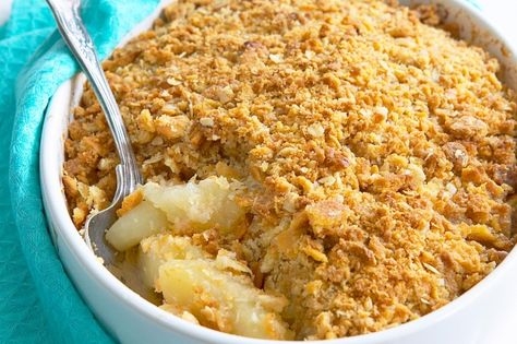 Warm your loved ones to the core with this homemade crumble. Apricot Crumble Recipe, Apricot Crumble, Ritz Cracker Topping, Dark Chocolate Recipes, Lamb Kebabs, Ritz Cracker, Rhubarb Crumble, Buttermilk Recipes, Crumble Recipe