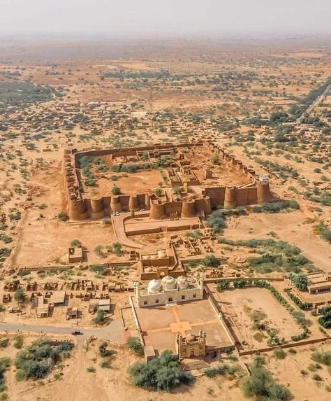 Derawar Fort - Bahawalpur, Punjab, Pakistan :  It was built in 9th Century AD, by Maharaja of Parmar Rajputs, which was admired by Rai Jajja bhati, a Hindu Rajput ruler of the Bhati clan, and Rawal Deoraj Bhati of Jaisalmer and residents of  Bahawalpur.   The fort was initially known as Dera Rawal, and later referred to as Dera Rawar, which with the passage of time came to be pronounced Derawar, its present name. Cholistan Desert, Derawar Fort, Punjab Pakistan, Ancient Buildings, Jaisalmer, Ancient Mysteries, Fantasy Places, Beautiful Castles, Aesthetic Photography Nature