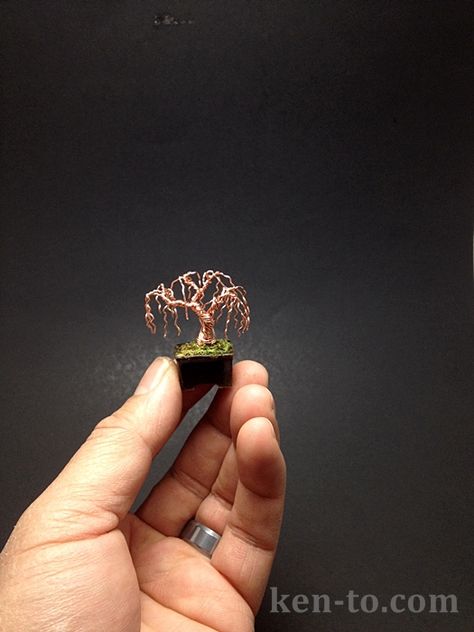 Wire Bonsai Tree, Bonsai Wire, Bonsai Tree Types, Wire Bonsai, Wire Knitting, Wire Sculptures, Miniature Sculpture, Mini Bonsai, Wire Diy