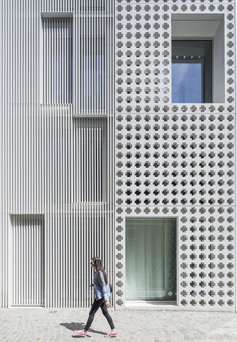 Facade Pattern, Concrete Facade, Precast Concrete, Mini Clubman, Corner House, Building Facade, Minimalist Architecture, Facade Architecture, Cross Patterns