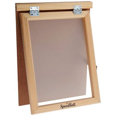 How to use the Speedball Hinged Frame for screen printing. #screenprinting Silk Screen Printing Diy, Screen Printing Frame, Screen Printing Supplies, Vinyle Cricut, Diy Screen Printing, Hinged Frame, Screen Printing Ink, Screen Printing Shirts, Mesh Screen