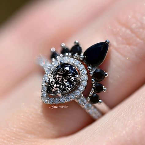 Black Diamond Engagement Ring Set, Dream Rings, Black Diamond Engagement Ring, Cute Engagement Rings, Future Engagement Rings, Black Wedding Rings, Black Diamond Engagement, Black Diamond Ring Engagement, Diamond Engagement Ring Set