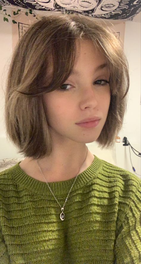 Short Hair Styles Chin Length, Neck Length Hair Straight, Short Haircut For Girls Teens, Short Hair Cuts Teens, Neck Length Hair Styles, Short Layered Bob With Curtain Bangs, Bondol Hairstyle, Short Straight Haircuts With Bangs, Haircut For Short Neck