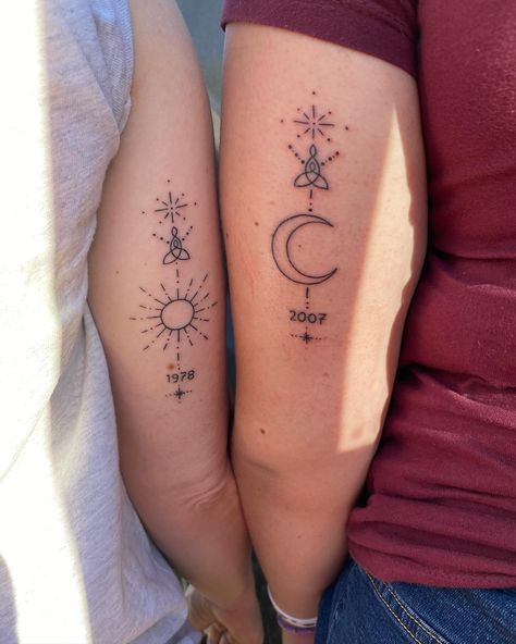 Me and my mamas matching tattoo ♥️ it represents kinda a funny thing honestly we have always said how I’m darker skinned then her and she is more light skinned and one day I said your like the sun and I’m like the moon because of our skin tone the top is the Celtic knot that represents us as mother daughter I would also say she is light that shines in my darkness and helps lead the way 🥹 Mother And Daughter Celtic Tattoo, Mother Daughter Celtic Knot Tattoo, Mother Daughter Small Tattoos, Matching Mother And Daughter Tattoos, Mother Daughter Celtic Knot, Sun And Moon Matching Tattoos, Mother And Daughter Tatoos, Matching Tattoos Mother Daughter, Tattoo Mom