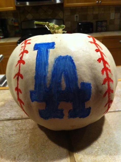 DODGER PUMPKIN! Pumpkins Crafts, Pumpkin Scary, Scary Pumpkin Carving, Pumpkin Painting Ideas, Pumpkin Designs, Halloween Pumpkin Designs, Pumpkin Carving Templates, Halloween Pumpkins Carvings, Pumpkin Ideas