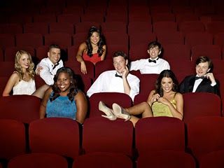 New Directions. #Glee Glee Season 3, Glee Episodes, Glee Season 4, Glee Cory Monteith, Glee Memes, Glee Fashion, Glee Club, Spotify Covers, Cory Monteith