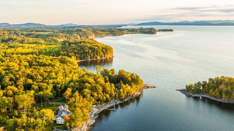 Tour This Vibrant Lake Champlain Family Escape | Architectural Digest Lake Champlain Vermont, Gil Schafer, Office Design Home, Spanish Revival Home, Family Room Sofa, Cozy Family Rooms, Family Cabin, Lake Champlain, Spanish Revival