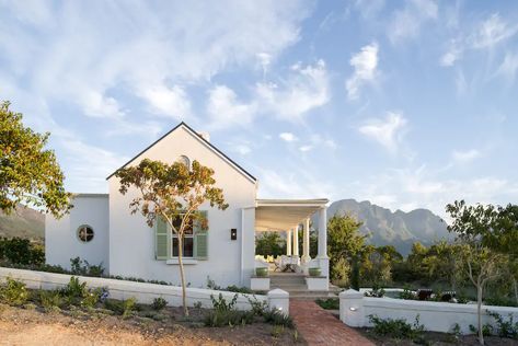 Modern Farmhouse Flooring, Cottage Layout, Dutch Farms, Cape Dutch, Western Cape South Africa, Cottage Exterior, Cape House, Tiny Cottage, Dream Cottage