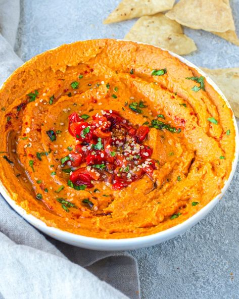 Smoky Roasted Red Pepper Hummus - Iamstufft Squash Dip, White Bean Hummus, Bread Dipping Oil, Vegan Dips, Pepper Hummus, Roasted Red Pepper Hummus, Red Pepper Hummus, Feta Dip, Grilled Lamb