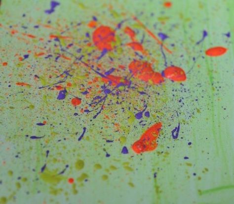 'How to Make Acrylic Paint Splatter Easily...!' (via eHow) Kitchen Painting Art, Splatter Paint Canvas, Watercolor Lesson, Texture Painting Techniques, Paint Tutorials, Wall Painting Techniques, Hand Hold, Splatter Art, Watercolor Art Paintings