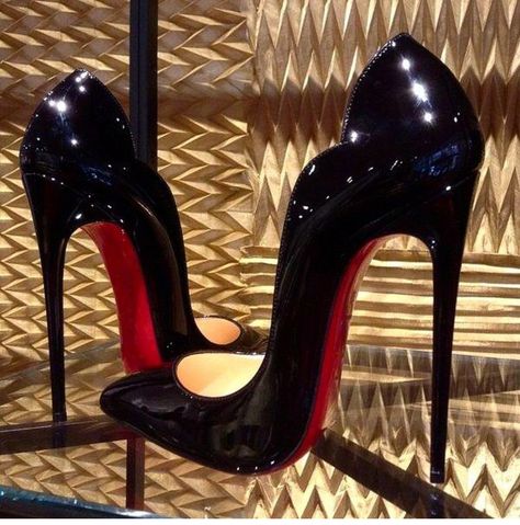 christian louboutin 'hot chick 130' black patent pumps. #shoeporn Christian Louboutin Outlet, Christian Louboutin Boots, Black Patent Pumps, Louboutin Heels, Hot Heels, Black High Heels, Pretty Shoes, Louboutin Shoes, Heel Shoes