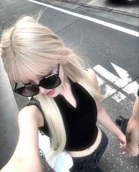 Kore Ulzzang, Cute Makeup Looks, Pretty Selfies, Insta Photo Ideas, Korean Makeup, Girl Icons, Blonde Girl, Ulzzang Girl, Aesthetic Girl