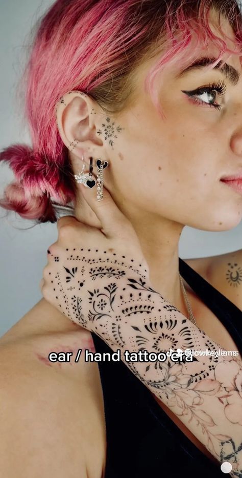 Ornamental Tattoo Behind Ear, Face Dot Tattoo, Ornamental Back Of Neck Tattoo, Front Ear Tattoo Women, Ornamental Face Tattoo, Sideburn Tattoo Women, Small Face Tattoos For Women, Forehead Tattoo, Small Face Tattoos