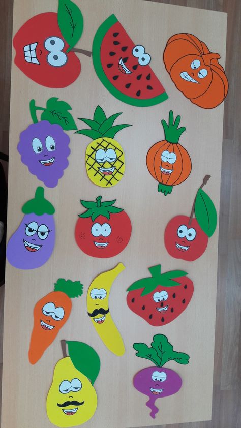 Healthy Decoration Ideas, Fruits Crafts Preschool, Fruit Door Decorations Classroom, Fruits Classroom Decoration, Diy Paper Fruit, Green Colour Day Activities For Kids, Fruit Day Decoration In School, Fruits Crafts For Kids Preschool, Fruit Crafts For Preschool