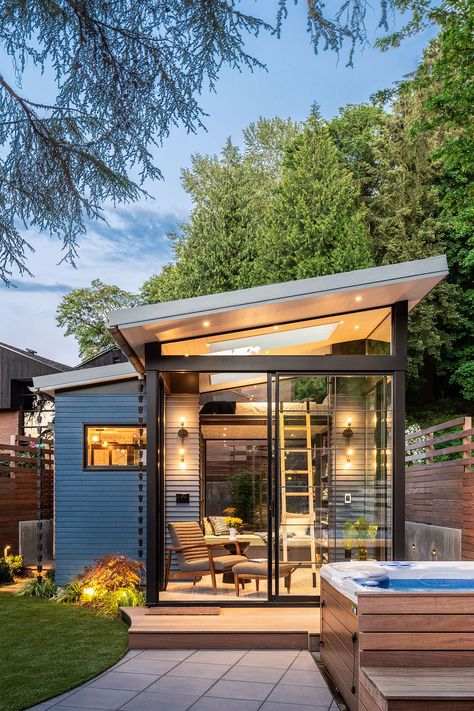 The new backyard retreat was primarily designed as a reading space, hence the glass walls and skylight Small Garden Guest House, Backyard Library, Dreamy Backyard, Backyard Guest Houses, Backyard Cottage, Modern Shed, Backyard House, Backyard Studio, Backyard Office