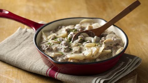 Who can resist creamy stroganoff coupled with family-pleasing potatoes? Beef Stroganoff With Potatoes, Hamburger Helper Potato Stroganoff, Potato Stroganoff Recipe, Potatoes Stroganoff, Potato Stroganoff, Beef Stroganoff Recipes, Stroganoff Recipes, Beef Snacks, Beef Stroganoff Recipe