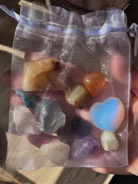 Crystal Bags Witchcraft, Crystal Mining Bag, Bag Of Crystals, Pocket Crystals, Plant Rooms, Vida Aesthetic, Crystal Pouch, Crystal Children, Opal Eyes