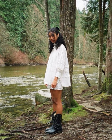 Black Southern Gothic, Maren Yearly, Black Cottagecore, Quoi Porter, Southern Gothic, Black Femininity, Shooting Photo, Cute Fits, In The Woods