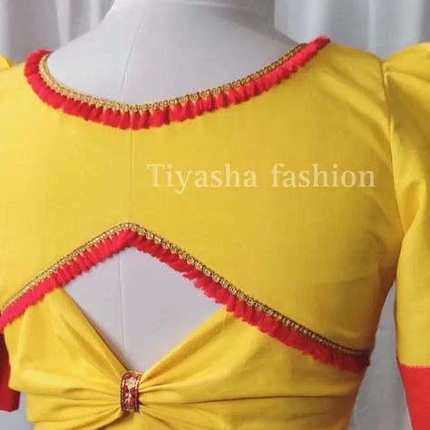 Bilause Desigan, Bahi Design, Blouse Design 2023, Blouse Designing, Neck Models, Plain Blouse Designs, Blouse Designes, 50 Blouse Designs, Choli Design